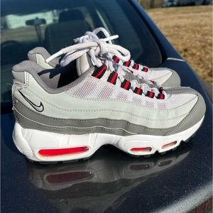 Kid’s Air Max 95. 5.5